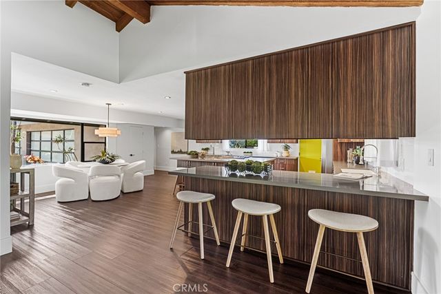 13981 Sandhurst Place, North Tustin, CA 92705