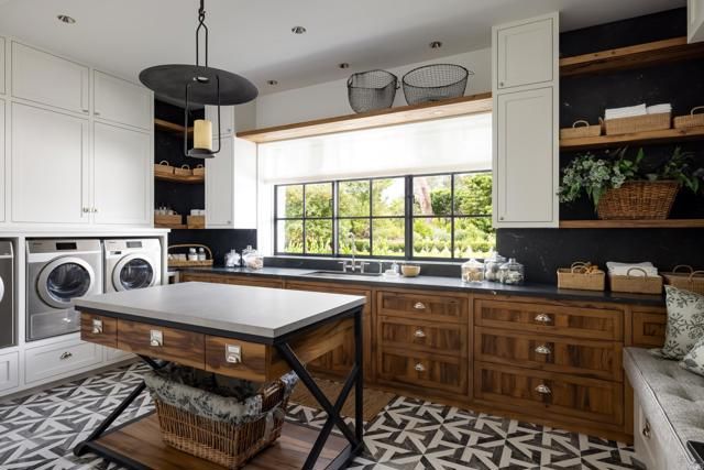 17845 Via de Fortuna, Rancho Santa Fe, CA 92067