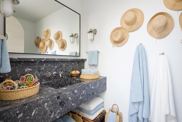 17845 Via de Fortuna, Rancho Santa Fe, CA 92067