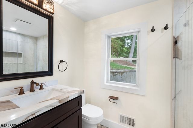 269 E Shore Trl, Sparta Twp., NJ 07871