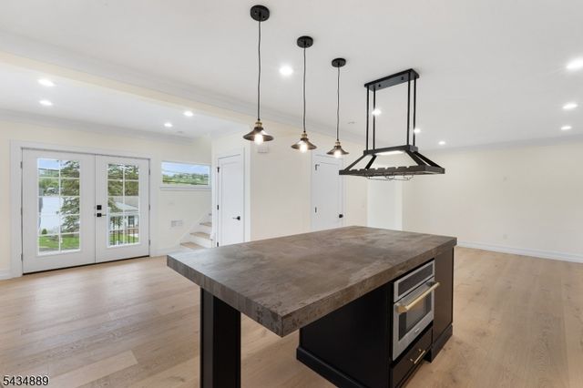 269 E Shore Trl, Sparta Twp., NJ 07871