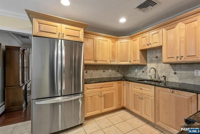 15 Bentley Drive, Franklin Lakes, NJ 07417