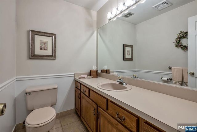 15 Bentley Drive, Franklin Lakes, NJ 07417