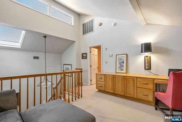 15 Bentley Drive, Franklin Lakes, NJ 07417