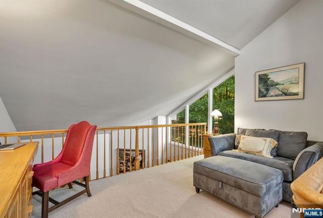 15 Bentley Drive, Franklin Lakes, NJ 07417