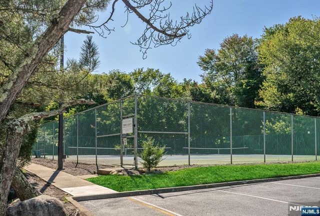 15 Bentley Drive, Franklin Lakes, NJ 07417