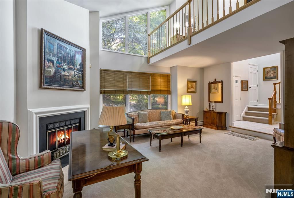 15 Bentley Drive, Franklin Lakes, NJ 07417