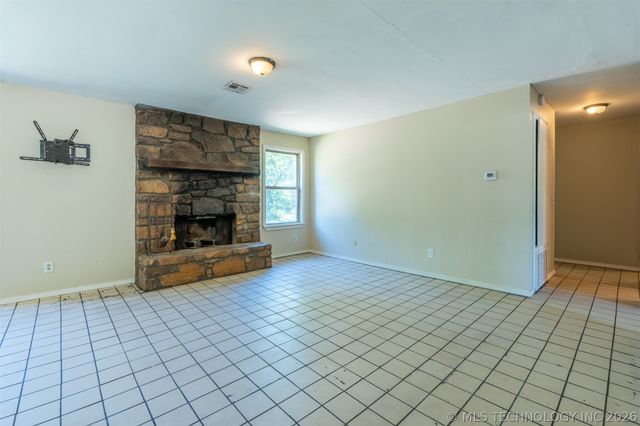 11765 E Elm Street, Claremore, OK 74019