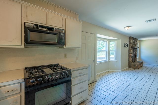 11765 E Elm Street, Claremore, OK 74019