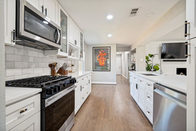4137 Candlenut Lane, Dallas, TX 75244