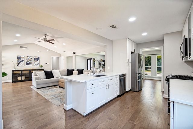 4137 Candlenut Lane, Dallas, TX 75244