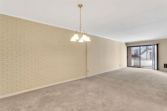 5841 Morrowfield Avenue 104, Squirrel Hill, PA 15217