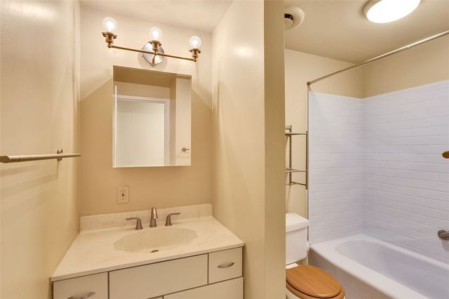 5841 Morrowfield Avenue 104, Squirrel Hill, PA 15217