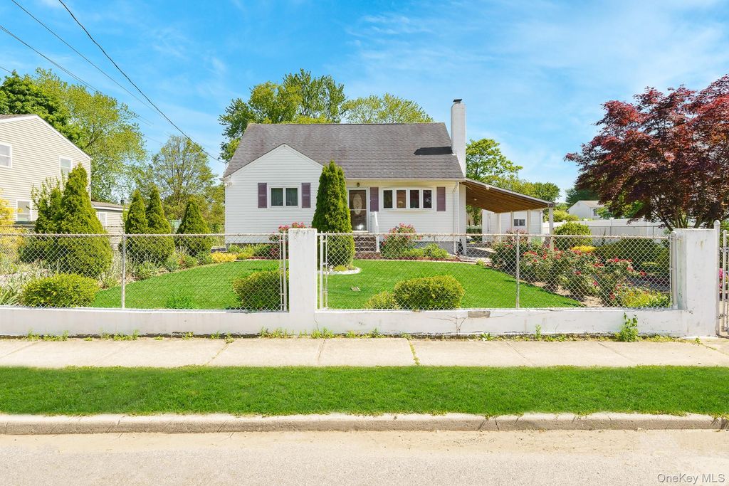 22 Montgomery Street, Brentwood, NY 11717