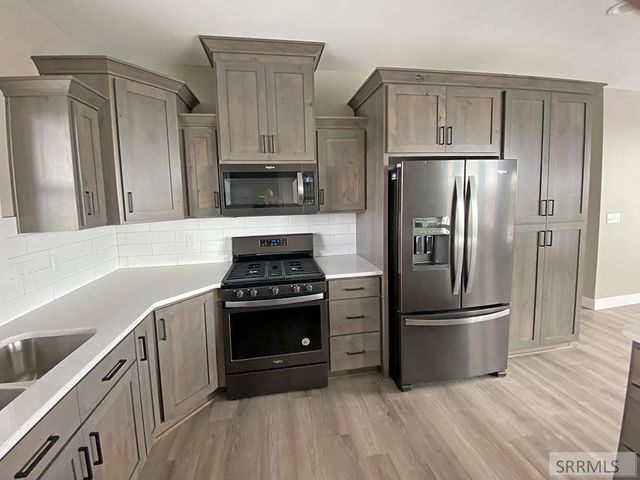 915 N Lilac Street, Blackfoot, ID 83221