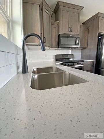 915 N Lilac Street, Blackfoot, ID 83221