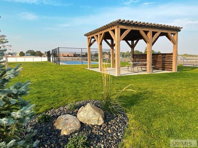 915 N Lilac Street, Blackfoot, ID 83221