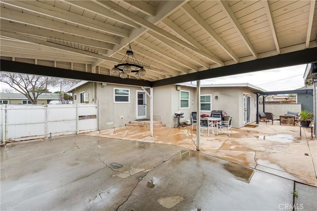 2335 Carfax Avenue, Long Beach, CA 90815