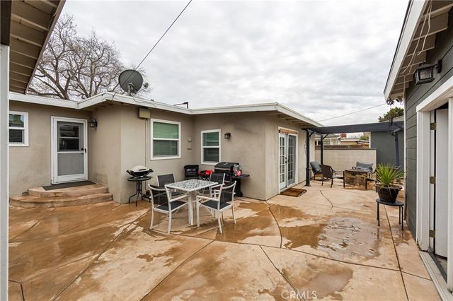 2335 Carfax Avenue, Long Beach, CA 90815