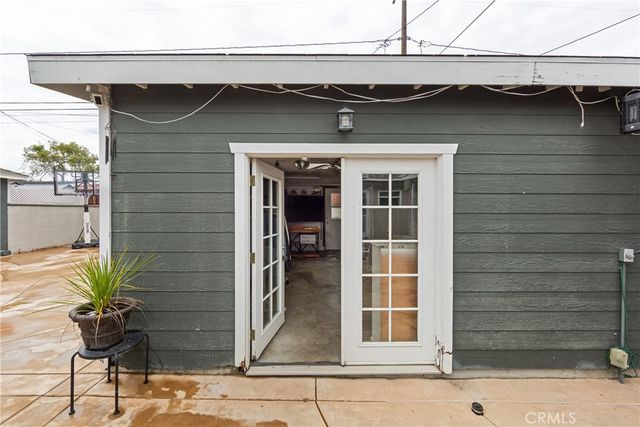 2335 Carfax Avenue, Long Beach, CA 90815