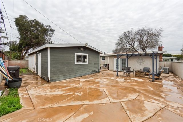 2335 Carfax Avenue, Long Beach, CA 90815