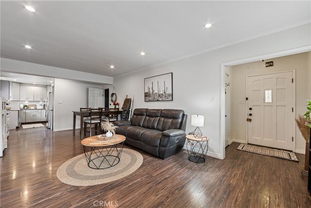 2335 Carfax Avenue, Long Beach, CA 90815