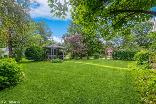 954 Black Walnut Drive, Sugar Grove, IL 60554