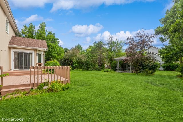 954 Black Walnut Drive, Sugar Grove, IL 60554