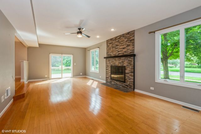 954 Black Walnut Drive, Sugar Grove, IL 60554