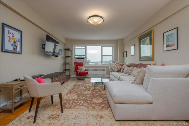 900 Palmer Road 9J, Bronxville, NY 10708