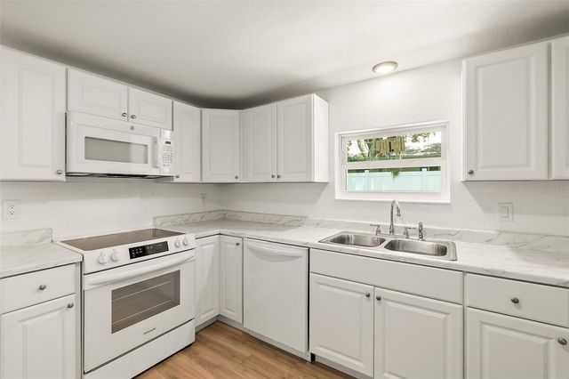 607 WAYNE AVENUE, New Smyrna Beach, FL 32168