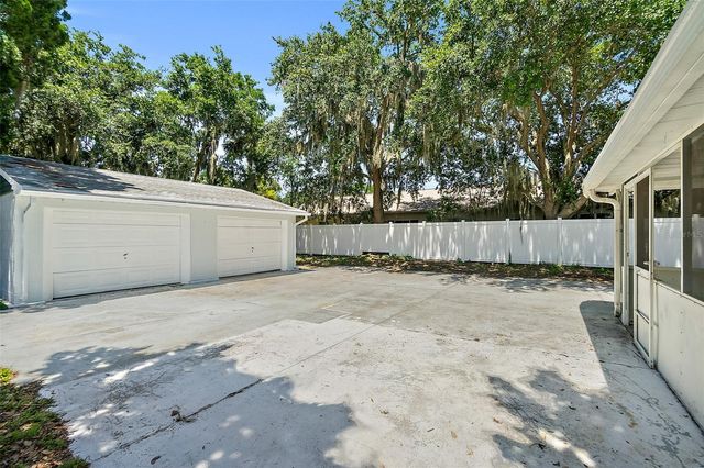 607 WAYNE AVENUE, New Smyrna Beach, FL 32168