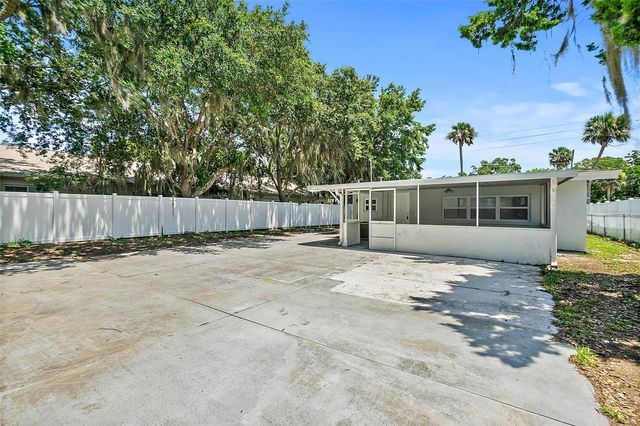 607 WAYNE AVENUE, New Smyrna Beach, FL 32168