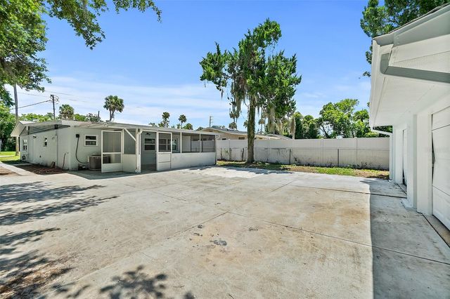 607 WAYNE AVENUE, New Smyrna Beach, FL 32168