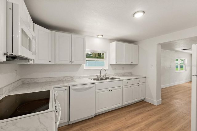 607 WAYNE AVENUE, New Smyrna Beach, FL 32168