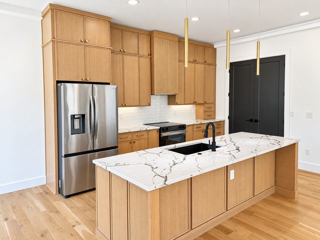 1001 Glenview Dr, Nashville, TN 37206