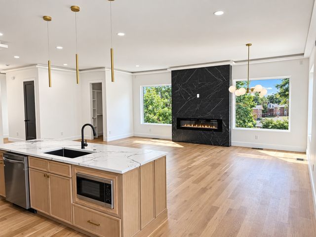 1001 Glenview Dr, Nashville, TN 37206