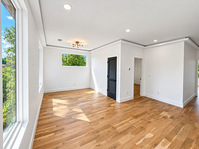 1001 Glenview Dr, Nashville, TN 37206