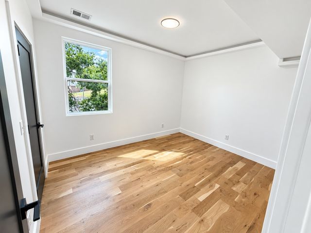 1001 Glenview Dr, Nashville, TN 37206
