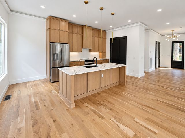 1001 Glenview Dr, Nashville, TN 37206