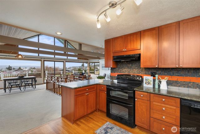 5181 NE Cedar Lane, Hansville, WA 98340