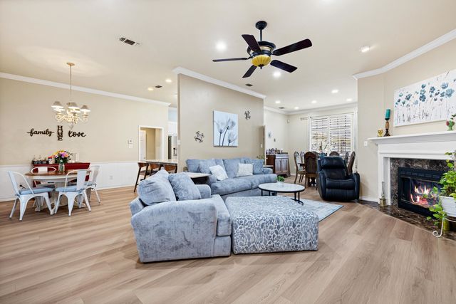 300 Mill Run Dr, Longview, TX 75604