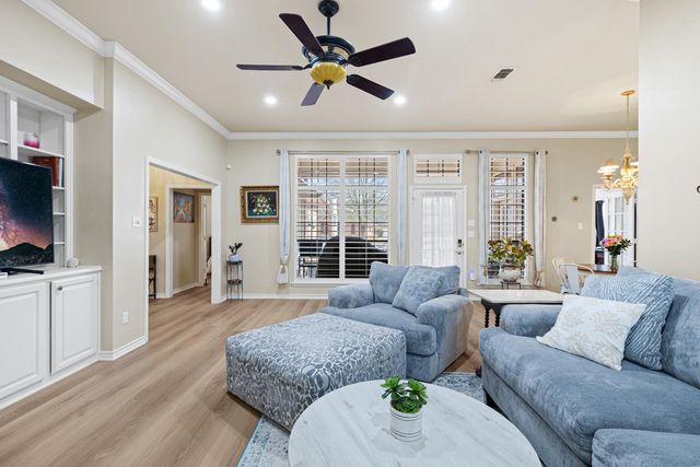 300 Mill Run Dr, Longview, TX 75604