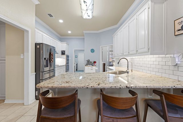 300 Mill Run Dr, Longview, TX 75604