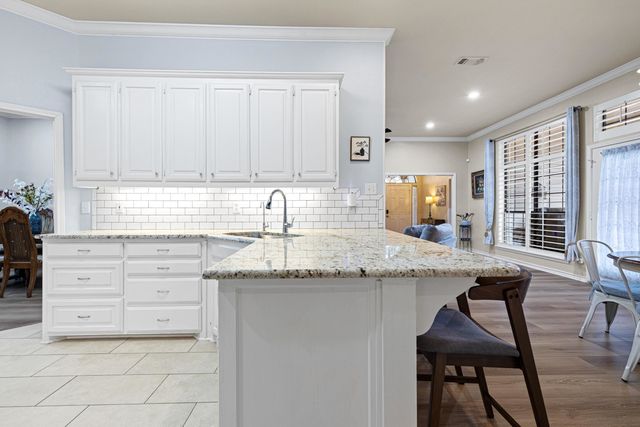 300 Mill Run Dr, Longview, TX 75604