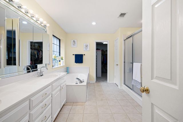 300 Mill Run Dr, Longview, TX 75604