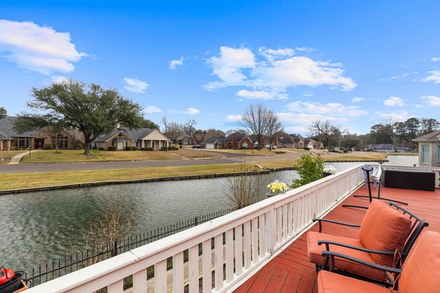 300 Mill Run Dr, Longview, TX 75604