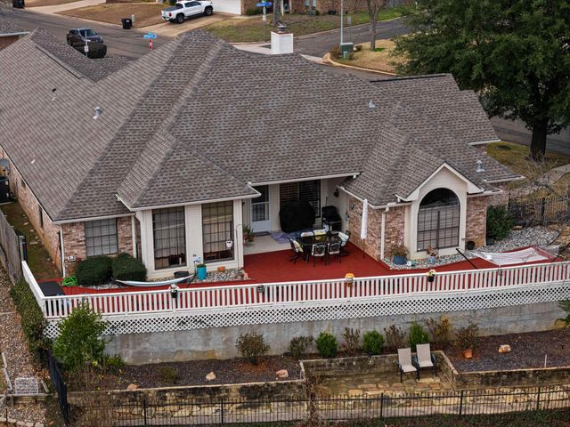 300 Mill Run Dr, Longview, TX 75604