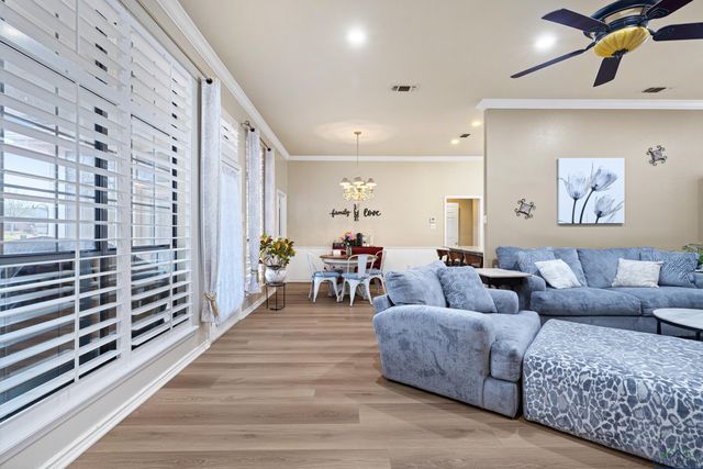 300 Mill Run Dr, Longview, TX 75604