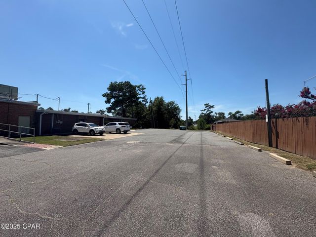 4296 5th Avenue, Marianna, FL 32446